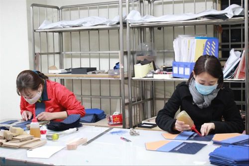 Đứng dậy sau đại dịch: Chờ hết dịch mới tính được