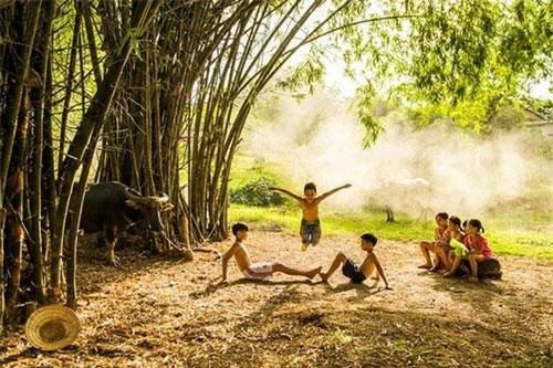 Ngắm những bức ảnh đẹp về tuổi thơ ở những vùng quê Việt Nam