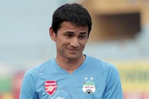 2 trung vệ Việt Nam khiến Kiatisak 'lạnh gáy' khi giáp mặt