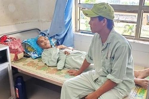 Thông tin thêm về vụ cụ ông bị người thân chém 17 nhát ở đầu và mặt