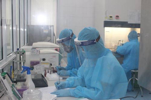 Lo ngại mua máy xét nghiệm COVID-19 giá đắt, Nghệ An đi mượn của bệnh viện