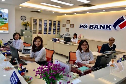 Lãi PGBank giảm mạnh, nợ xấu tăng nhẹ