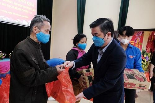 Bài 4: Nhường cơm, sẻ áo với người nghèo