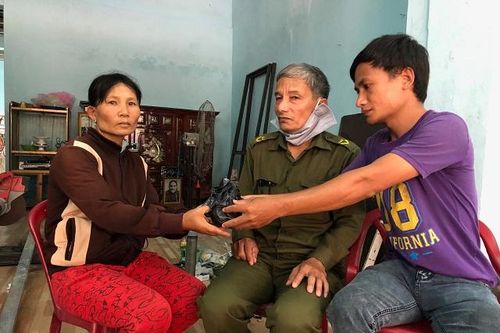 Quảng Ngãi: Anh lượm ve chai trả lại tài sản hơn 200 triệu đồng cho người mất