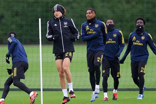 Arsenal trở thành đội đầu tiên của Ngoại hạng Anh trở lại tập luyện