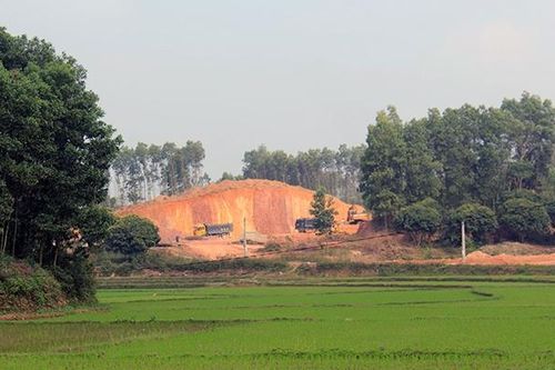 Ngăn chặn khai thác đất trái phép ở Thái Nguyên