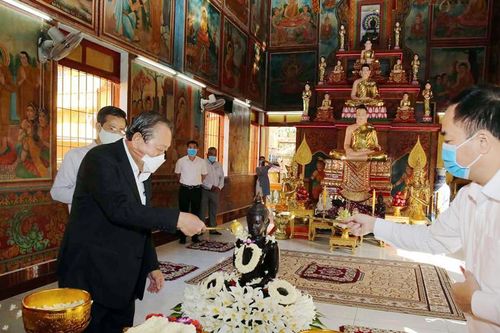 Phó Thủ tướng Thường trực Trương Hòa Bình chúc mừng Tết cổ truyền Khmer Chol Chnam Thmay