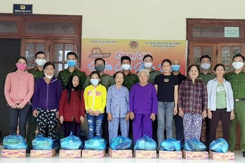 Lực lượng Công an tiếp sức cho những hoàn cảnh khó khăn