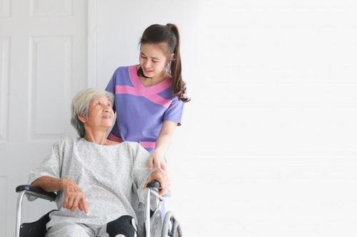 Chờ con dâu 'trưởng thành' mới dám tính chuyên về ở chung