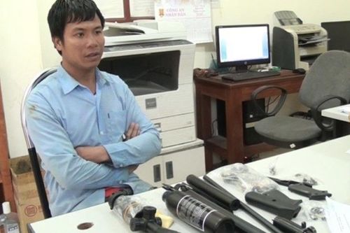 Bắt giữ đối tượng mua bán, tàng trữ vũ khí quân dụng trái phép