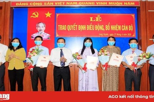 Long Xuyên: Trao quyết định điều động, bổ nhiệm cán bộ