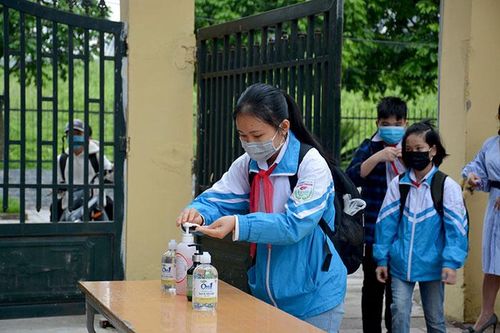 Không khí ngày đầu trở lại học sau thời gian dài nghỉ phòng dịch