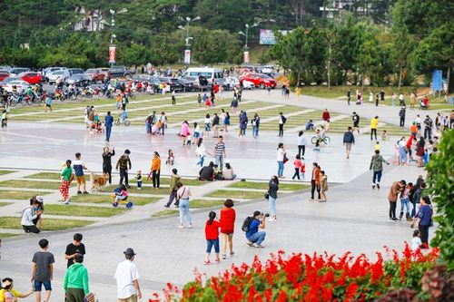 Du khách bắt đầu đổ lên Đà Lạt sau Chỉ thị nới lỏng giãn cách xã hội