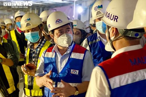Chủ tịch TP.HCM Nguyễn Thành Phong thị sát tuyến Metro Bến Thành - Suối Tiên