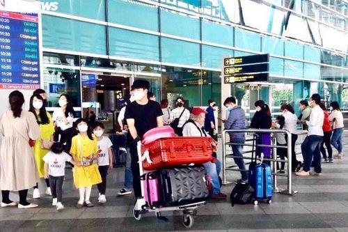 TP.HCM cách ly gần 20 chuyên gia nước ngoài nhập cảnh vào thành phố
