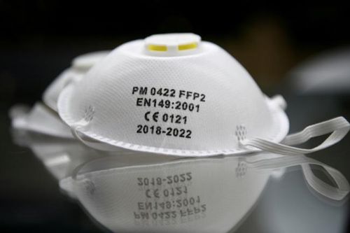 Pháp thu giữ số lượng lớn khẩu trang nhập lậu