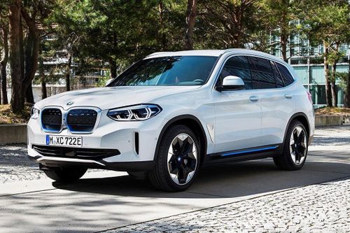 BMW iX3 lộ diện - SUV chạy điện cỡ nhỏ sẽ ra mắt cuối năm