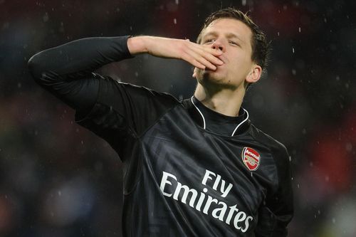 Szczesny mất cả sự nghiệp ở Arsenal vì một điếu thuốc