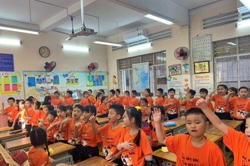 Từ ngày 4-5, học sinh, sinh viên ở nhiều địa phương đi học trở lại