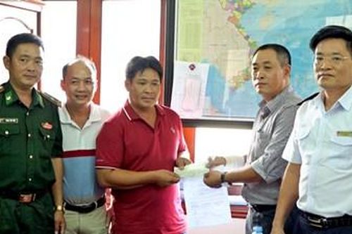 Chủ tàu cá bị tàu hàng đâm chìm nhận 450 triệu đồng tiền bồi thường