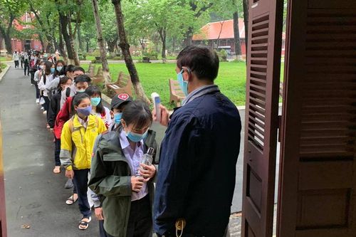 Hàng ngàn học sinh vẫn chưa trở lại trường