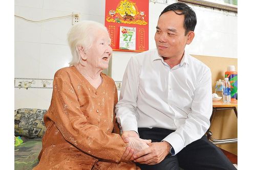 Tiếp nối con đường cách mạng