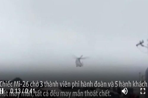 Trực thăng đứt lìa đuôi, cánh quạt nát vụn khi hạ cánh ở Siberia