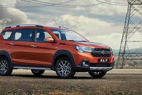 Suzuki XL7 được nhập khẩu về Việt Nam với giá 589 triệu đồng