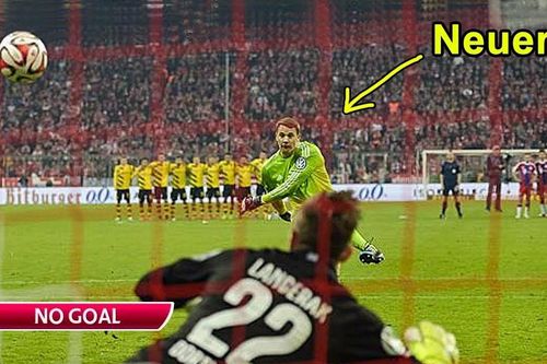 Neuer, Buffon và những thủ môn nhận cái kết đắng vì học đòi đá 11m