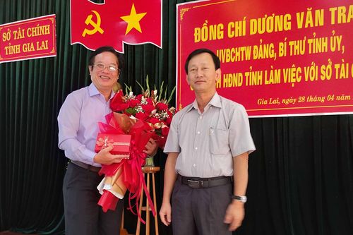 Bí thư Tỉnh ủy và Chủ tịch UBND tỉnh Gia Lai làm việc với Sở Tài chính