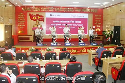 Agribank Chi nhánh tỉnh Sơn La: Quay số mở thưởng tiết kiệm dự thưởng 'Kỷ niệm 32 năm thành lập Agribank'