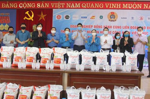 Hỗ trợ công nhân viên chức lao động có hoàn cảnh khó khăn