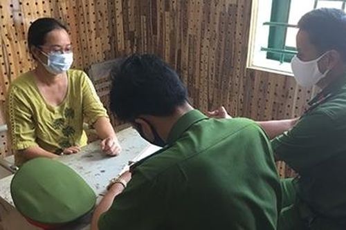 Mang kẹo ra đánh phỏm, thắng thua đổi thành tiền