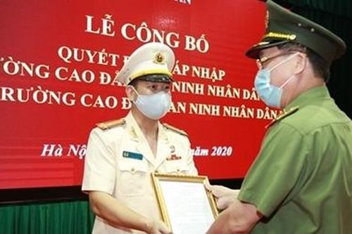 Trao quyết định sáp nhập và công tác cán bộ Trường Cao đẳng ANND I