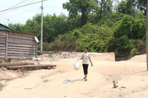 Kon Tum: Hàng trăm hộ dân huyện biên giới 'khát' nước sạch