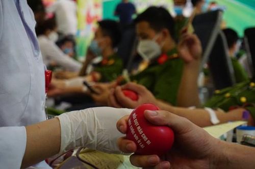 CBCS Công an Thủ đô tích cực tham gia hiến máu cứu người