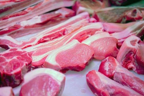 Thịt lợn nhập khẩu về cảng Việt Nam có giá 60.000 đồng/kg