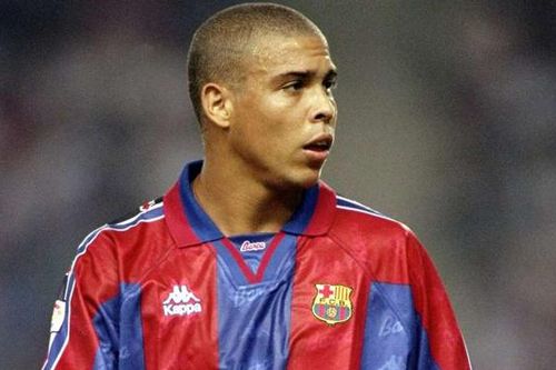 Mãn nhãn với màn trình diễn huyền thoại của Ronaldo trong màu áo Barcelona