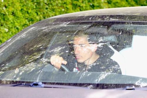 Dùng trực thăng theo dõi buổi tập của Arsenal