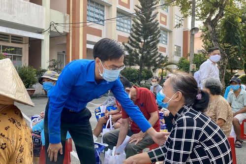 Ra mắt CLB Công tác xã hội 'Chuyến xe yêu thương'