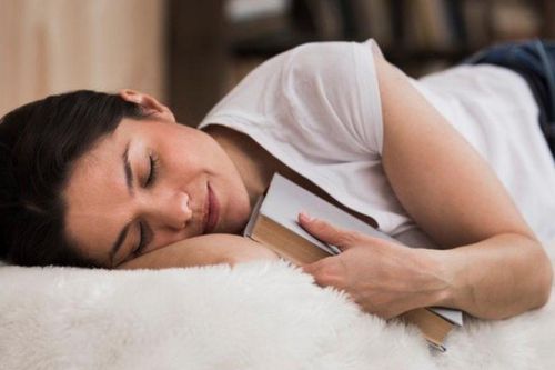 Ngủ trưa có gây tăng cân không?