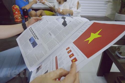 Lan tỏa chương trình 'Tạo lá cờ Tổ quốc bằng trang báo in'