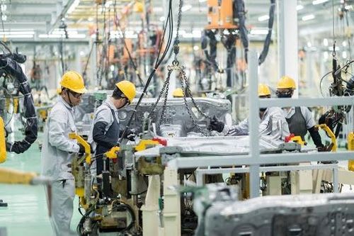 Bộ Tài chính không đồng tình giảm thuế động cơ, hộp số ô tô theo đề xuất của Bộ Công Thương