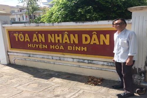 Bạc Liêu: Phó Chủ tịch xã bị kiện ra Tòa về việc chiếm đất của người anh