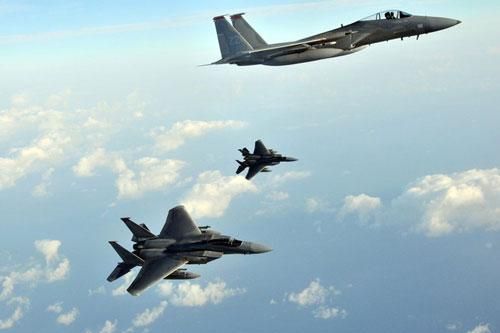 Đại bàng F-15 có khả năng 'bay ngang qua cả thế giới'