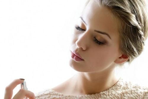 Lưu ý cực quan trọng khi dùng nước hoa ai không biết sẽ phải hối hận