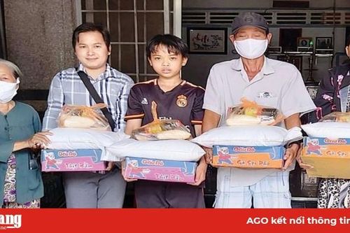 Chở 'yêu thương' đến với người nghèo