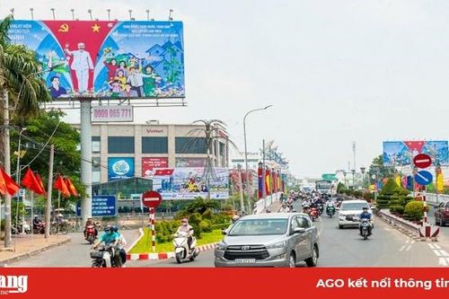 Long Xuyên tưng bừng cờ hoa đón lễ 30-4 và 1-5