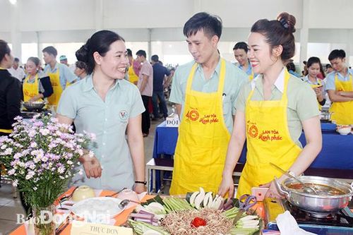 Nhân lên những bàn tay 'vàng'