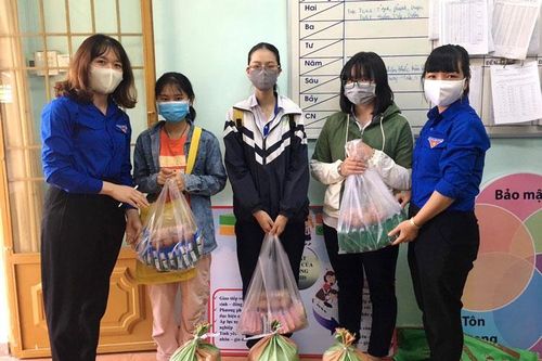 Nhiều hoạt động hỗ trợ các hoàn cảnh khó khăn bị ảnh hưởng bởi dịch Covid-19